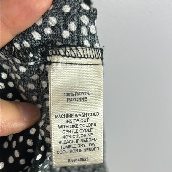 Alexander Jordan Black and White Buttoned Long Sleeve Blouse Size XL - Picture 8 of 9